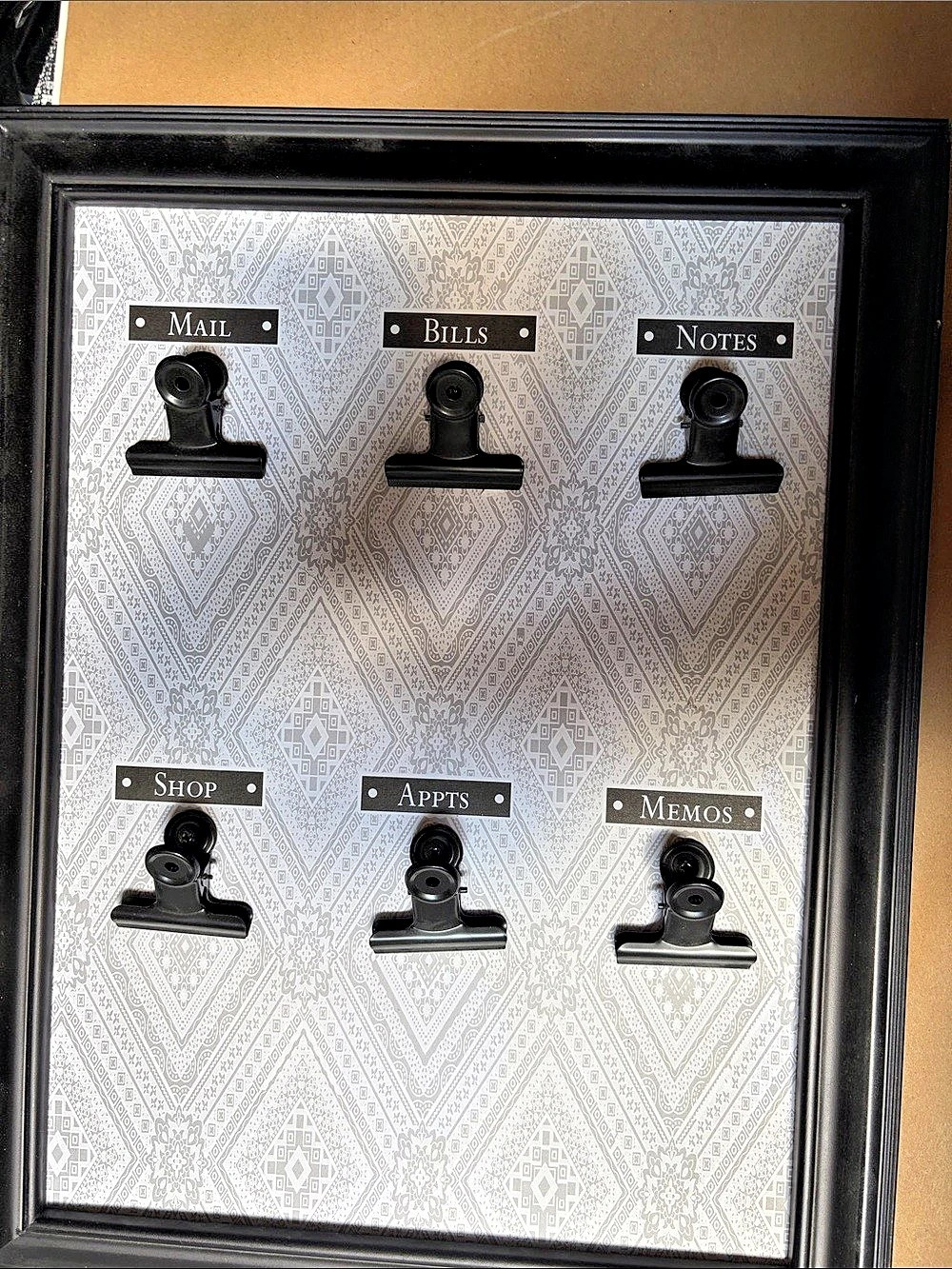 Six Clip Wall Organizer in Black & White